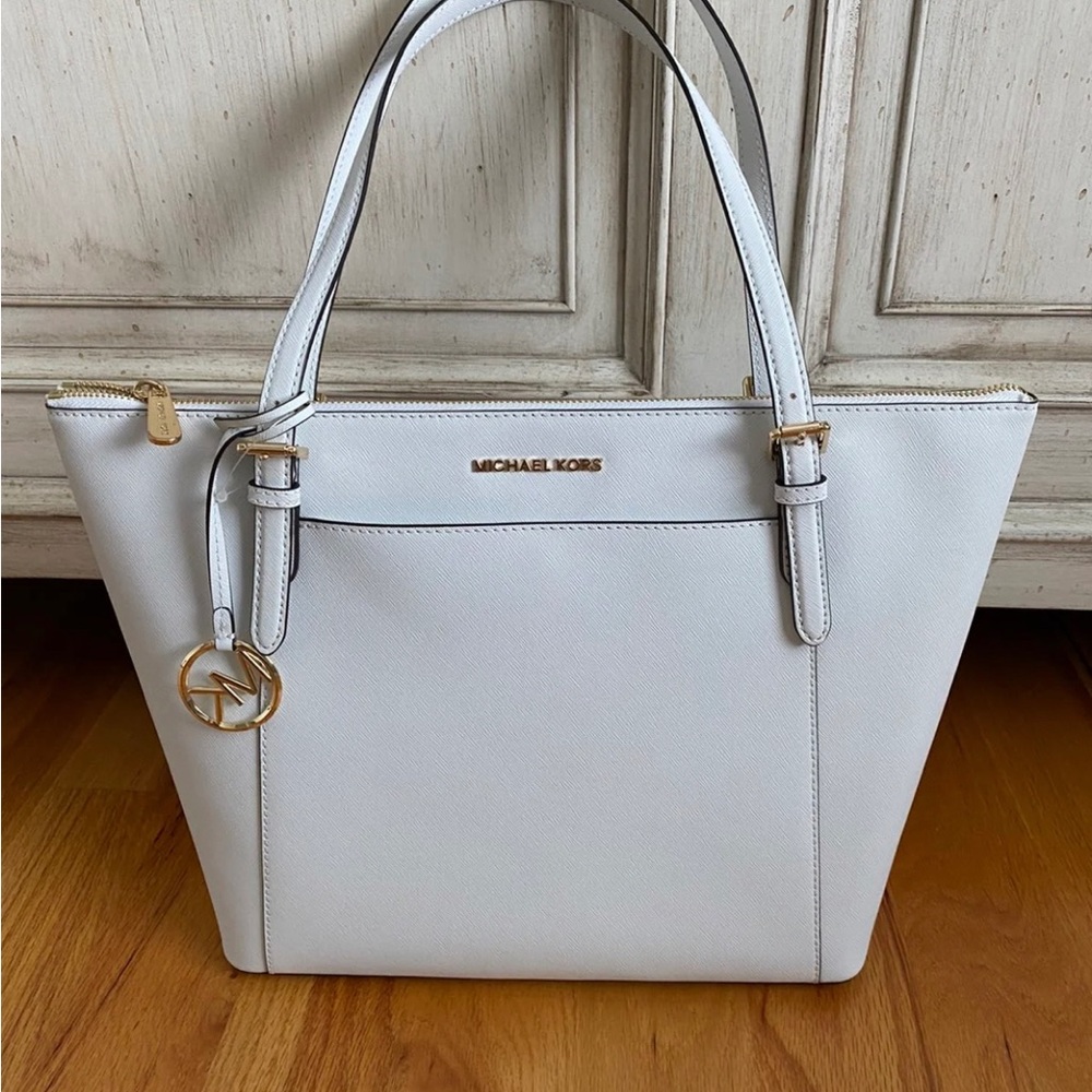 Michael Kors CIARA. NWT Large Leather Tote